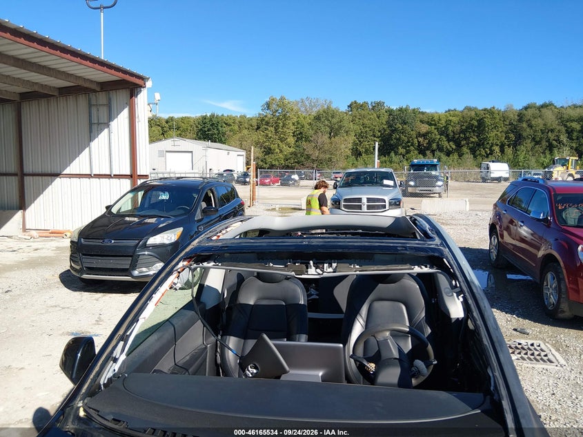 TESLA MODEL Y - zdjęcie 20