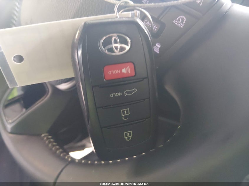 TOYOTA CAMRY - zdjęcie 11