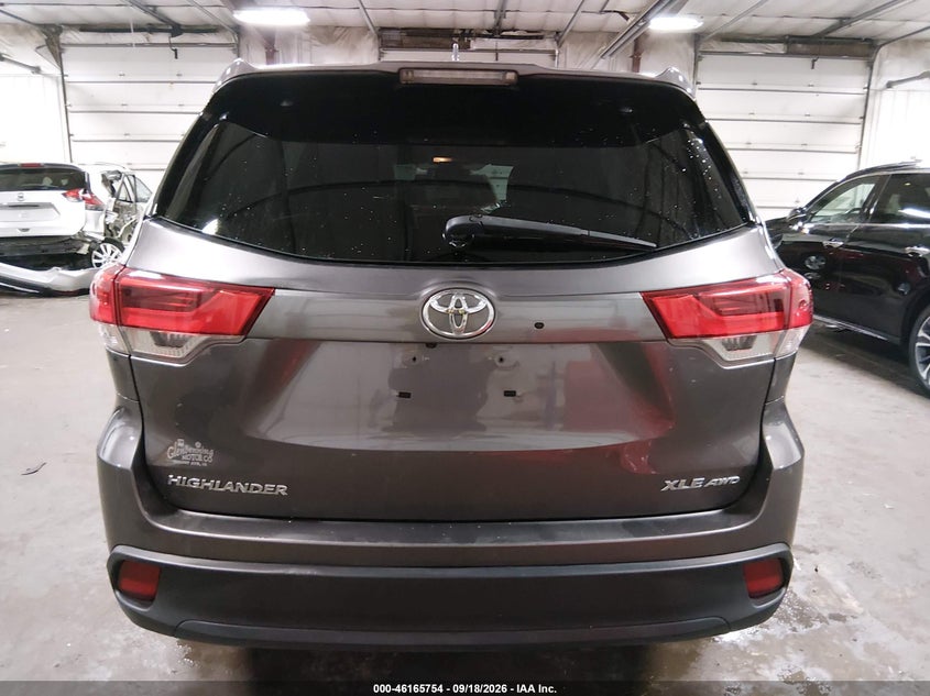TOYOTA HIGHLANDER - zdjęcie 16