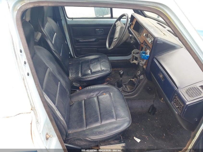 VOLKSWAGON TRUCK 1981 VIN 1V1KBO176BV125902
