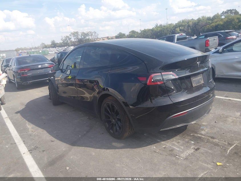 Vin: 5yjygaee1mf304101, lot: 46665738, tesla model y long range dual motor all-wheel drive 20213