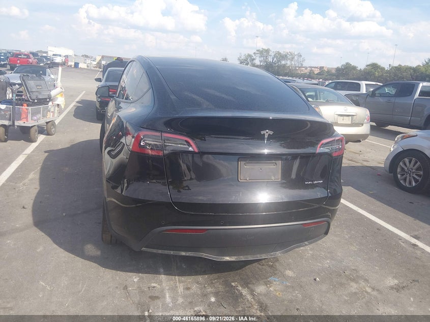TESLA MODEL Y - zdjęcie 15