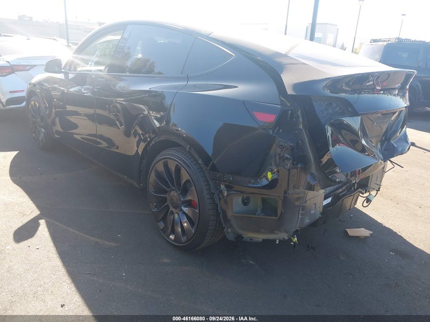 Vin: 7saygdef2pf765924, lot: 46665922, tesla model y performance dual motor all-wheel drive 20233