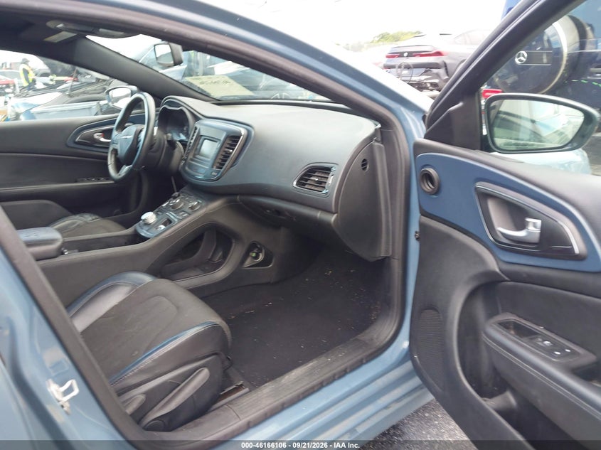 2015 CHRYSLER 200 S · Фото 5