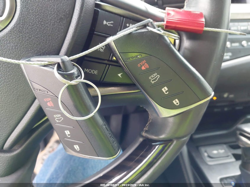 2019 LEXUS ES 350 · Фото 11