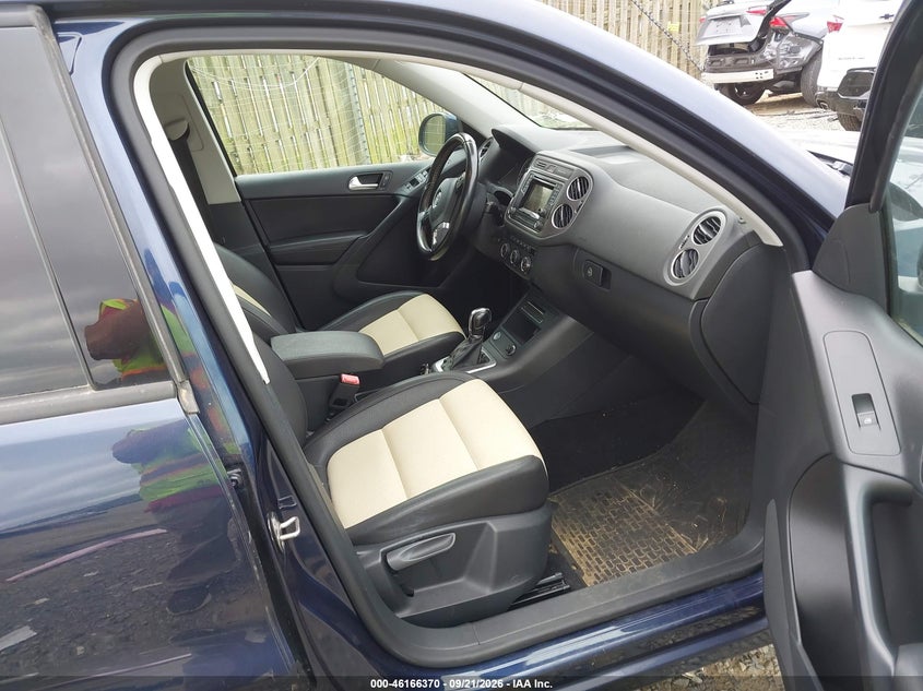 VOLKSWAGEN TIGUAN 2016 VIN WVGBV7AX9GW603739