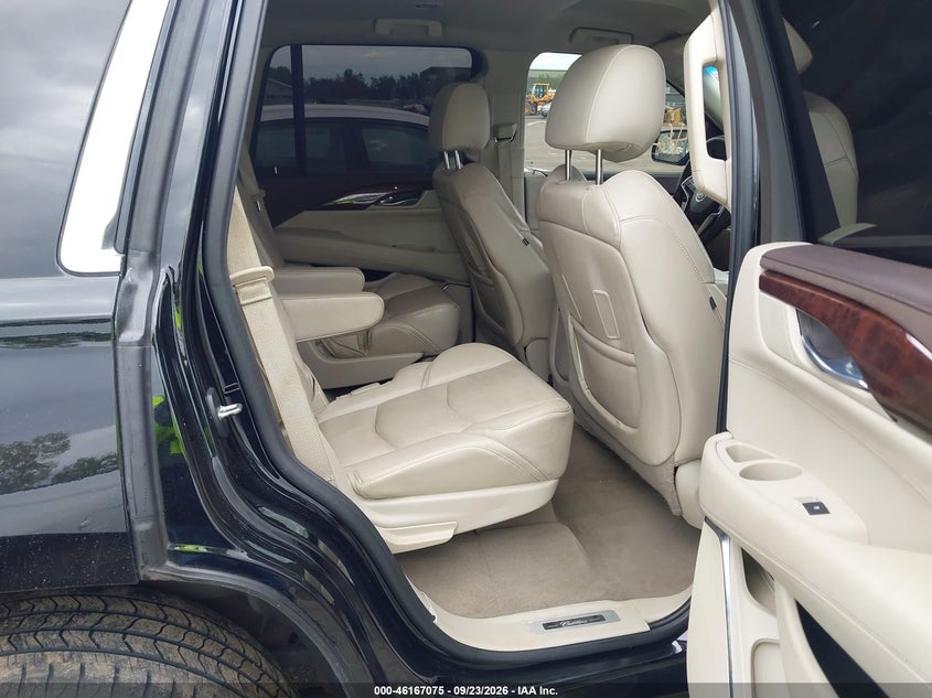 CADILLAC ESCALADE - zdjęcie 8