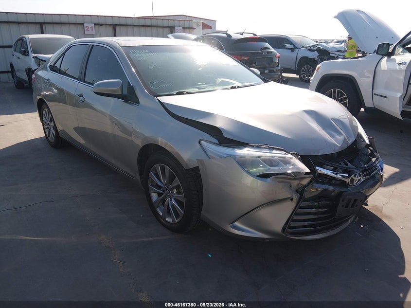 TOYOTA CAMRY - zdjęcie 1