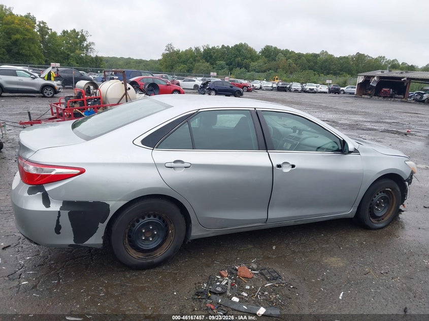TOYOTA CAMRY - zdjęcie 14