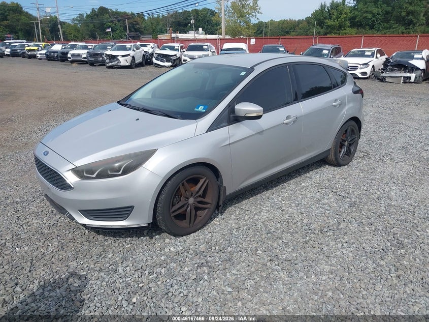 Vin: 1fadp3k21jl219262, lot: 46667308, ford focus se 20182
