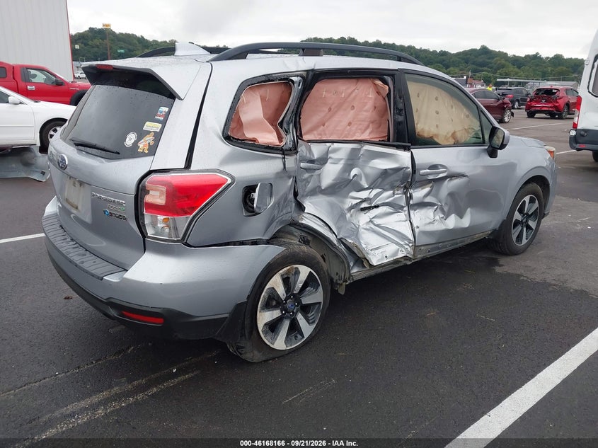 Vin: jf2sjaec8hh456471, lot: 46668008, subaru forester 2.5i premium 20174