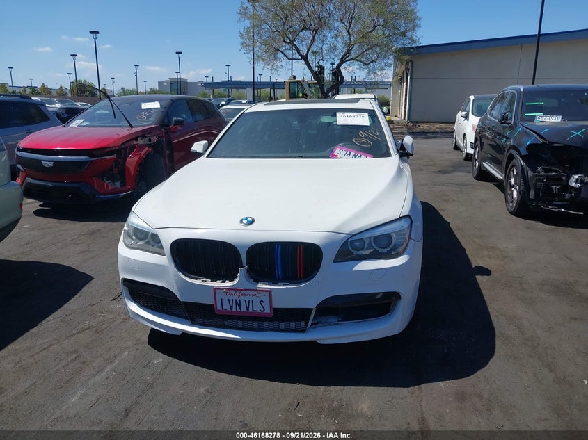 2013 BMW 740I · Фото 6