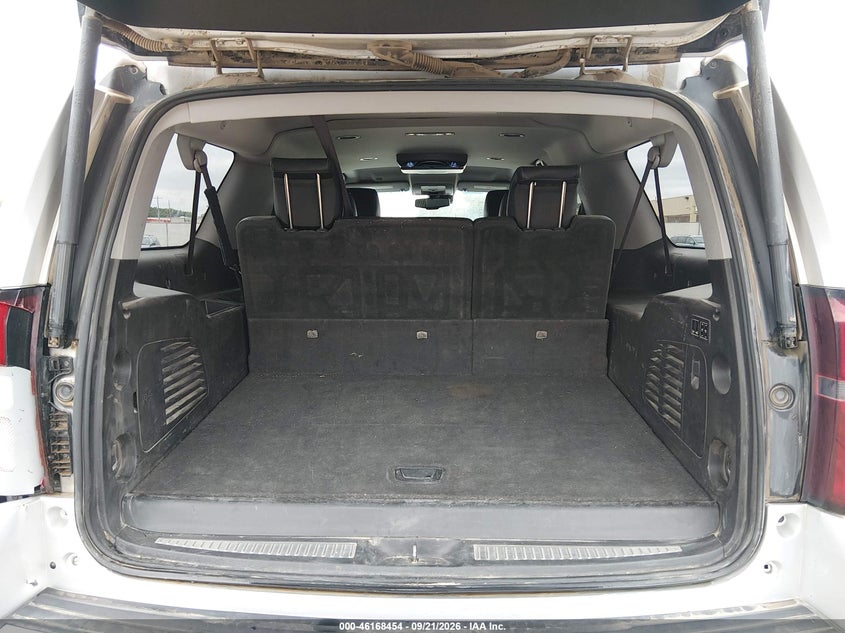 CHEVROLET SUBURBAN - zdjęcie 16