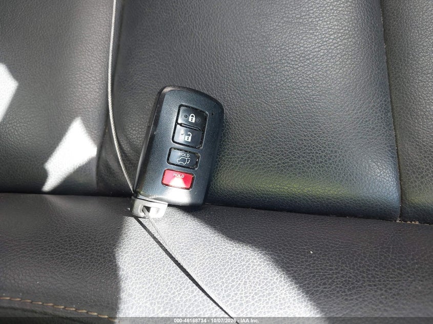 2017 TOYOTA RAV4 LIMITED · Photo 11