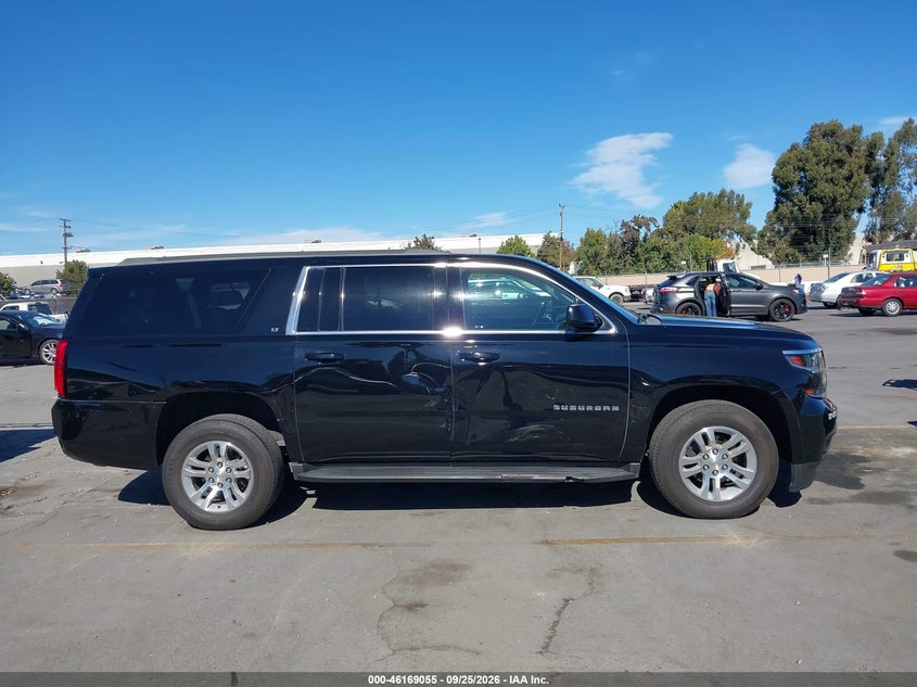 CHEVROLET SUBURBAN - zdjęcie 13