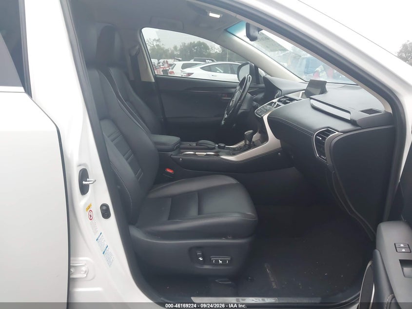 LEXUS NX 200T - zdjęcie 5
