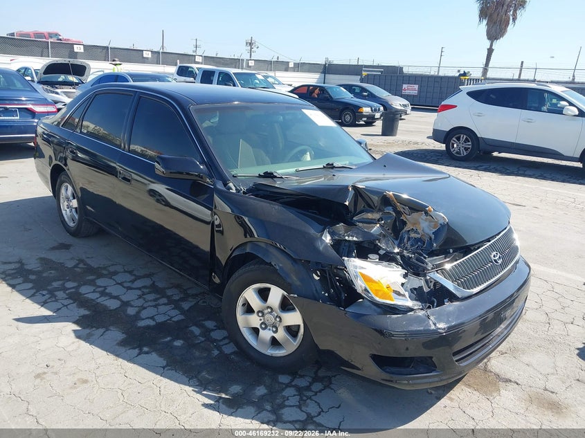 2000 TOYOTA AVALON auction photo 1