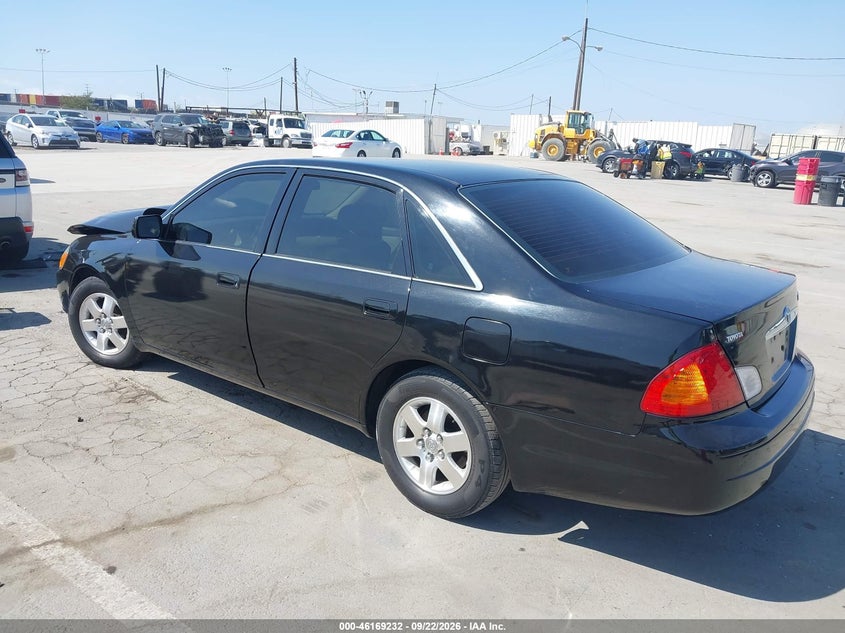 2000 TOYOTA AVALON auction photo 3