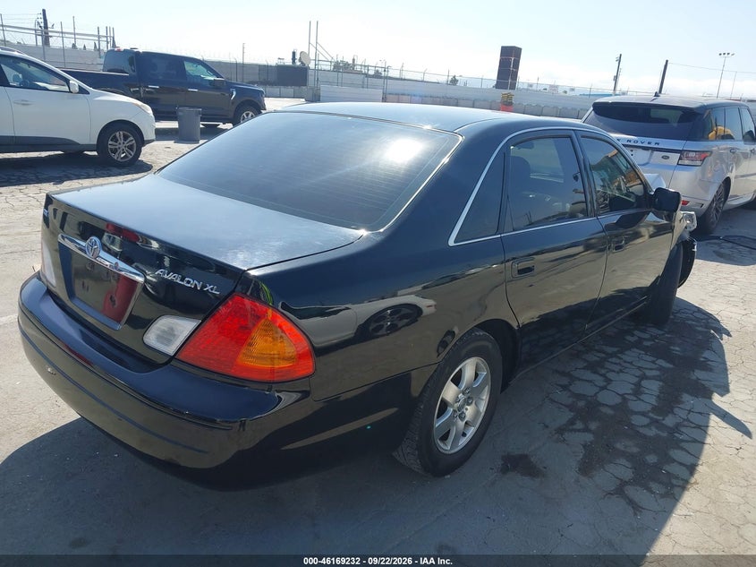 2000 TOYOTA AVALON auction photo 4