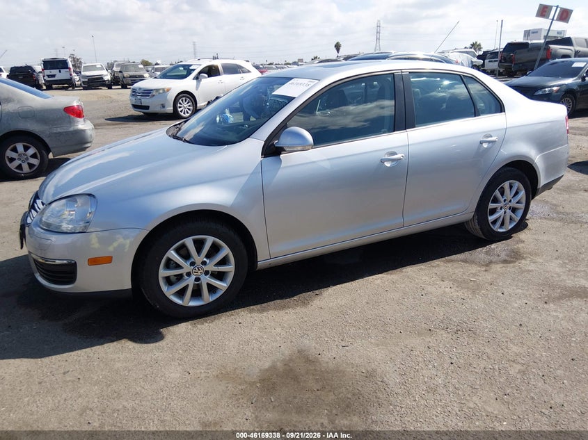 2010 VOLKSWAGEN JETTA auction photo 2