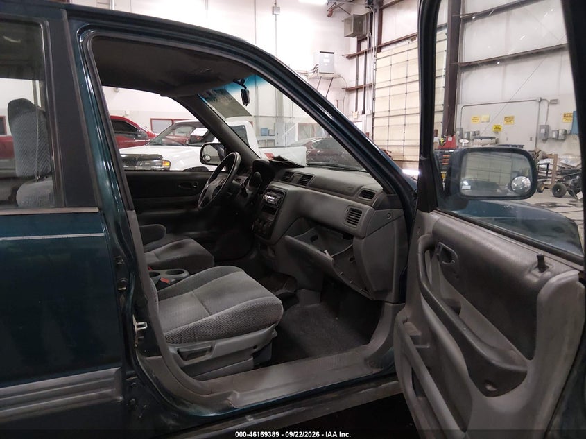 HONDA CR-V 1997 VIN JHLRD1846VC017631