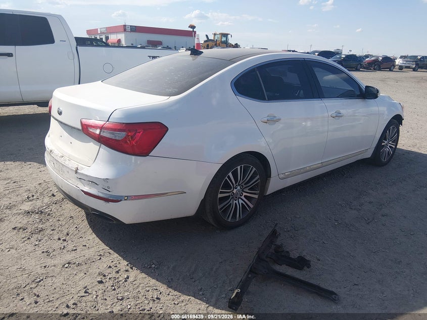 2015 KIA CADENZA PREMIUM · Photo 4