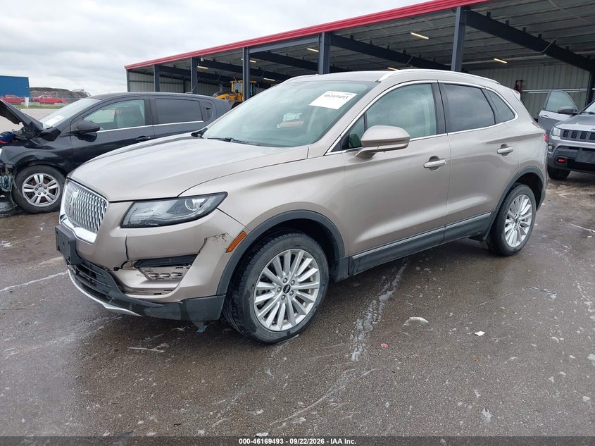 2019 Lincoln MKC, Удар спереду, IAAI, VIN 5LMCJ1D97KUL45006 — фото 2