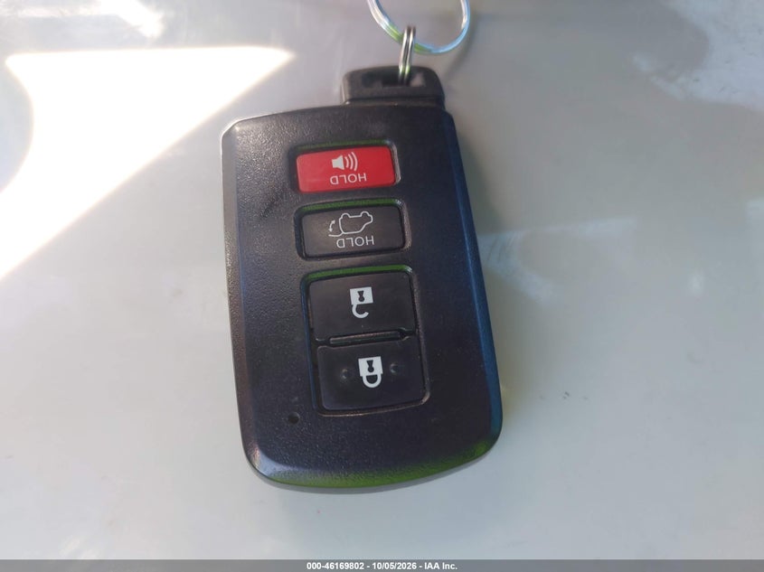 TOYOTA RAV4 HYBRID - zdjęcie 11