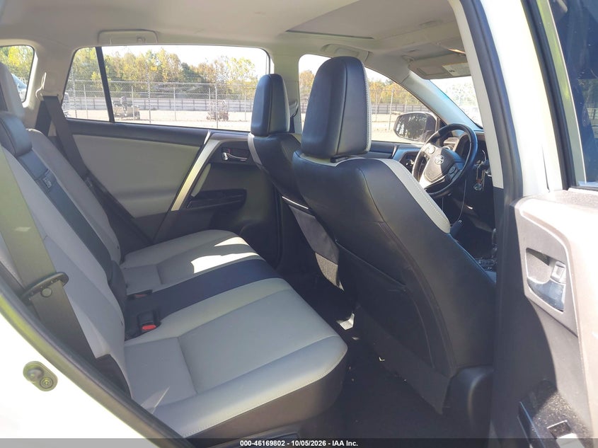 TOYOTA RAV4 HYBRID - zdjęcie 8