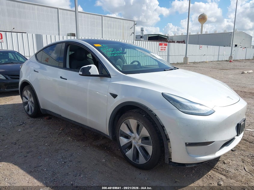 TESLA MODEL Y - zdjęcie 1