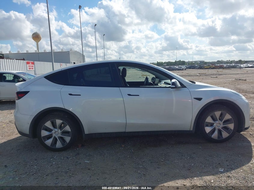 TESLA MODEL Y - zdjęcie 14