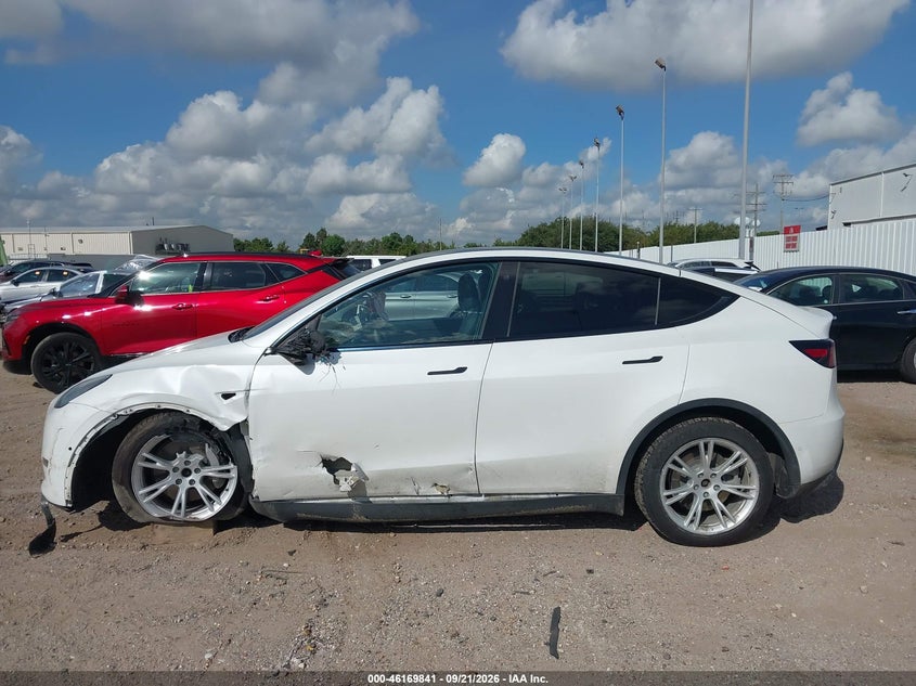 TESLA MODEL Y - zdjęcie 15