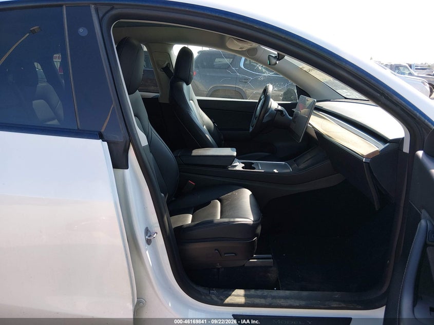 TESLA MODEL Y - zdjęcie 5
