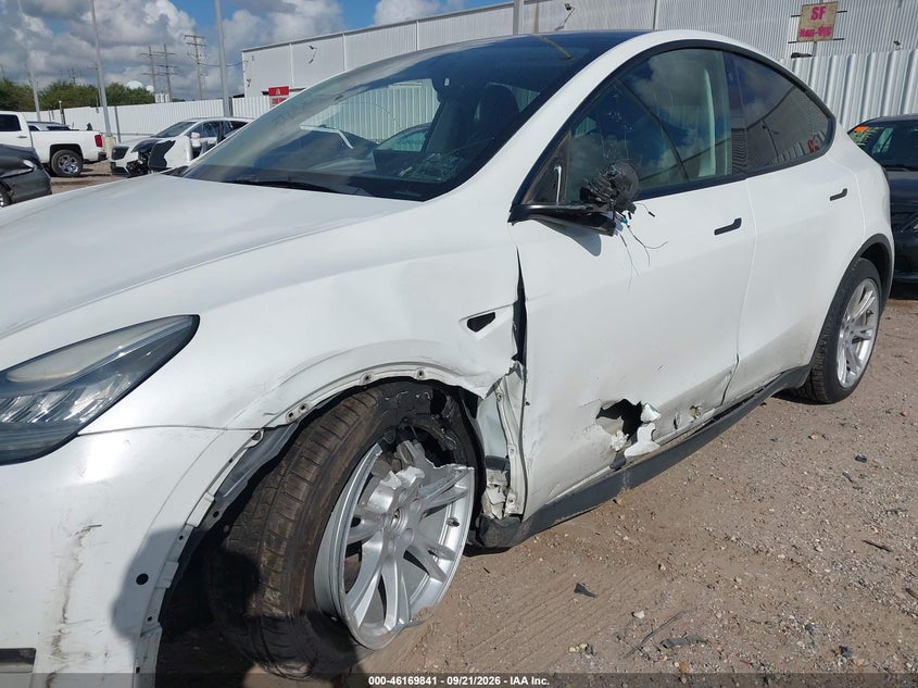 TESLA MODEL Y - zdjęcie 6