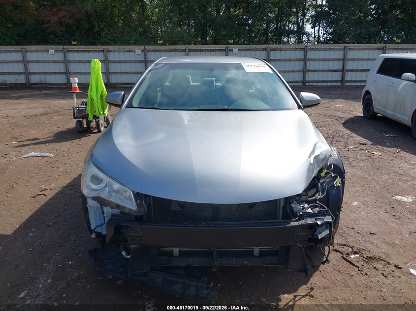 TOYOTA CAMRY - zdjęcie 12