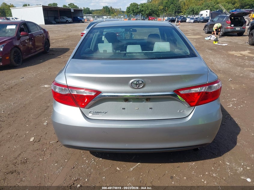 TOYOTA CAMRY - zdjęcie 16