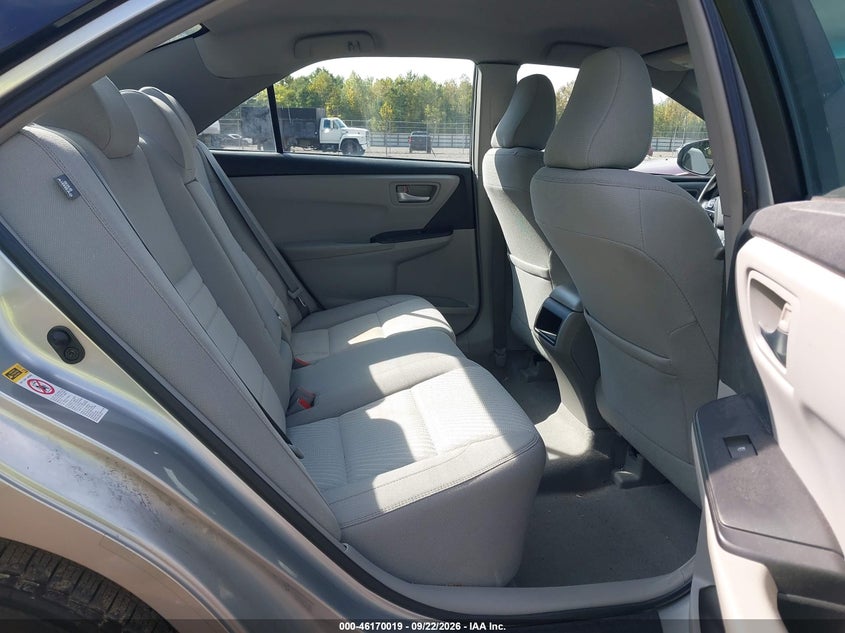 TOYOTA CAMRY - zdjęcie 8