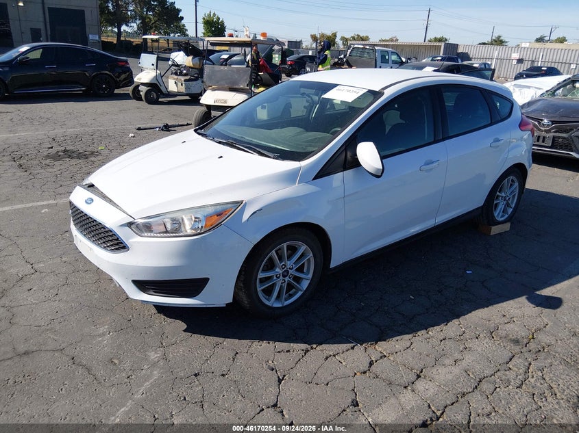 Vin: 1fadp3k22jl273458, lot: 46670096, ford focus se 20182
