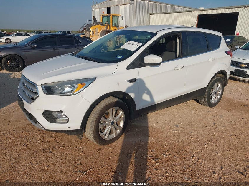 Vin: 1fmcu9gd0kua18018, lot: 46670135, ford escape se 20192