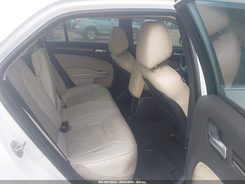 2015 CHRYSLER 300C auction photo 8