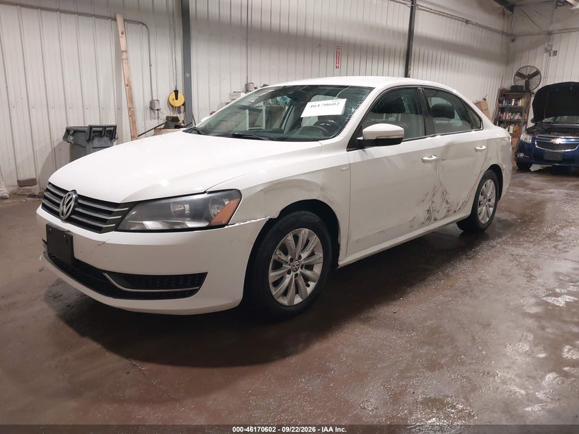 2015 Volkswagen Passat, Лівий бік, IAAI, VIN 1VWAS7A37FC006995 — фото 2