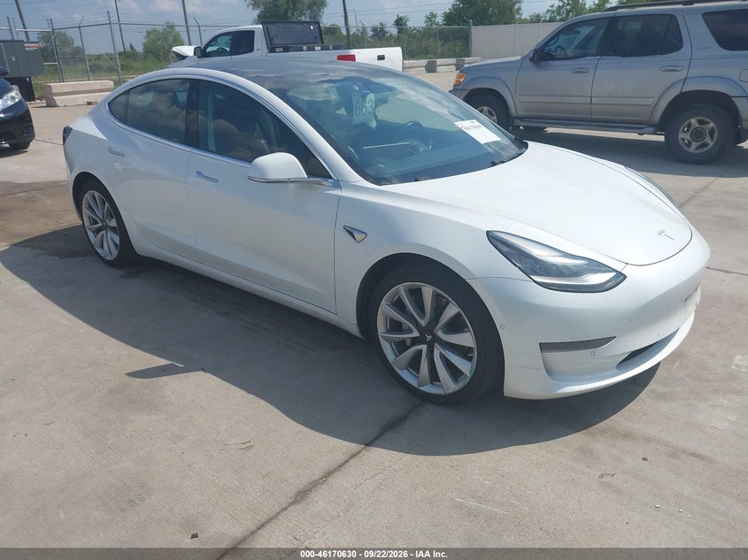TESLA MODEL 3 - zdjęcie 1