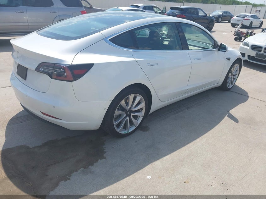 TESLA MODEL 3 - zdjęcie 4
