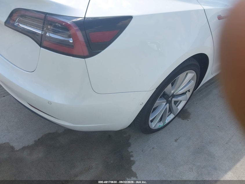 TESLA MODEL 3 - zdjęcie 6