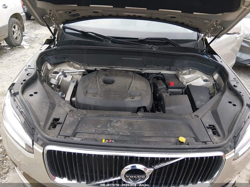 2017 VOLVO XC90 T6 MOMENTUM · Фото 10