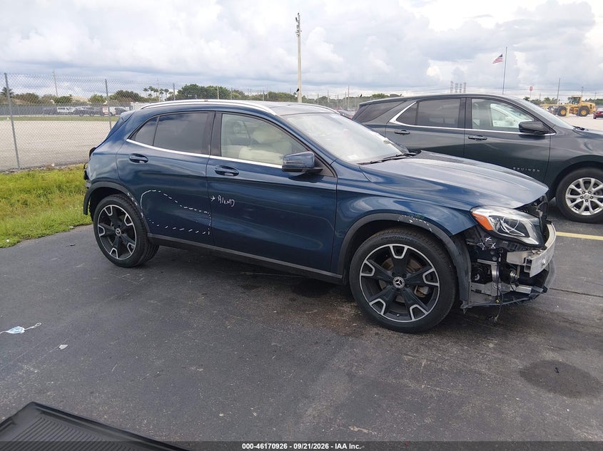 MERCEDES-BENZ GLA 250 - zdjęcie 1
