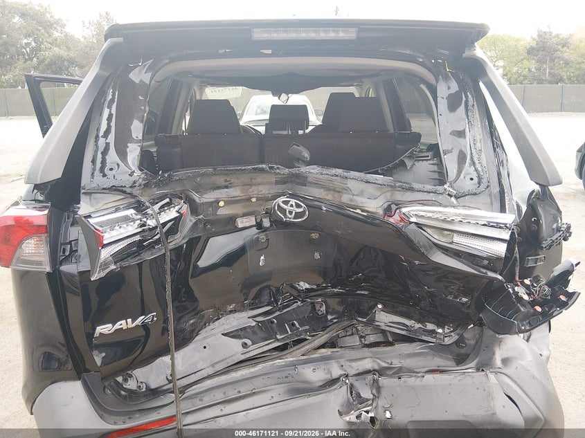TOYOTA RAV4 - zdjęcie 6