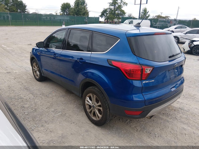 Vin: 1fmcu9gd0kua28158, lot: 46671005, ford escape se 20193