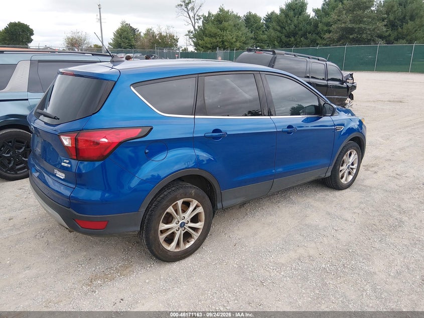 Vin: 1fmcu9gd0kua28158, lot: 46671005, ford escape se 20194