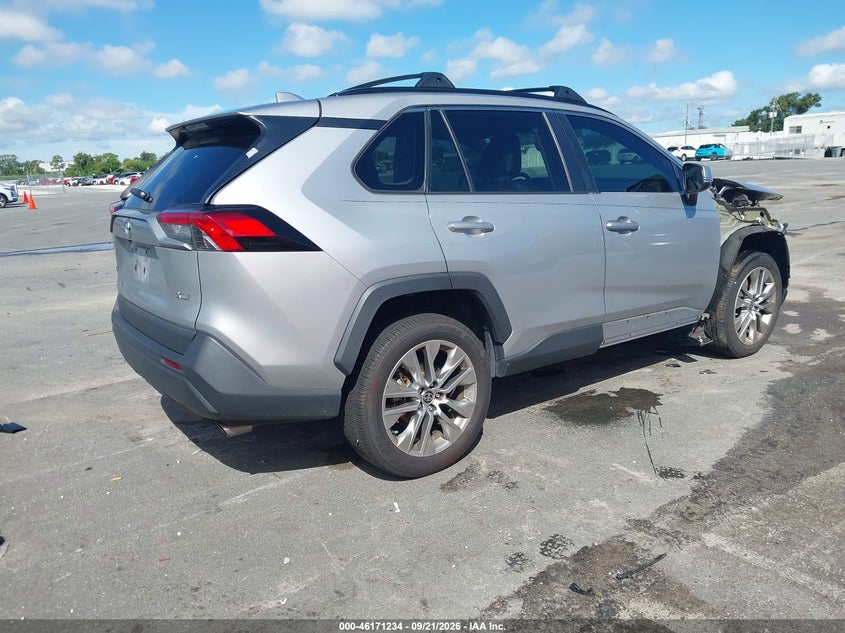 TOYOTA RAV4 - zdjęcie 4